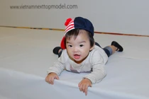 Con gái Xuân Lan đùa nghịch trong hậu trường Next Top