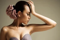 Diện váy cưới lạ như siêu mẫu Diệu Huyền