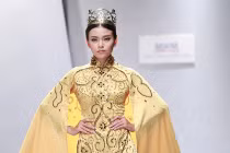 Mâu Thanh Thủy đẹp kiêu sa như nữ hoàng