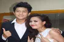 “Người yêu tin đồn” đến cổ vũ Hoàng Thùy Linh làm show