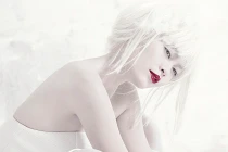 Mâu Thủy đẹp ma mị với hóa thân nữ hoàng tuyết trắng