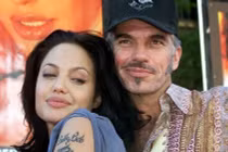 Angelina Jolie và chồng cũ vẫn thường xuyên liên lạc