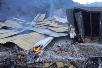 Vụ cháy nhà gỗ ở Lâm Đồng: Người cha nhẫn tâm tự đốt nhà?