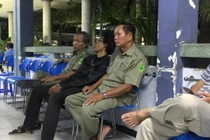 Đối tượng dùng mã tấu chém gương ô tô bị "ngáo đá"?