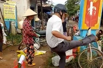 Trưởng Công an xã đá bay thau cá bị kỷ luật thế nào? 