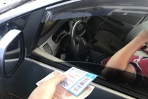 Tài xế trả 25.100 đồng tiền lẻ, BOT Cai Lậy phải xả trạm