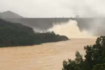 Điểm nóng 24h: Hàng trăm người chạy tán loạn vì tin đồn vỡ đập thủy điện