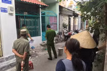 Vì sao hai cha con cùng bị đâm gục trong hẻm?