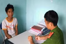 Cha nhẫn tâm đạp con hơn 4 tháng tuổi tử vong