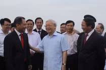 Tổng Bí thư Nguyễn Phú Trọng thăm Dự án tổ hợp sản xuất ô tô VINFAST