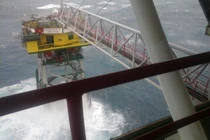 Video: Quần đảo Trường Sa trong tâm bão số 16