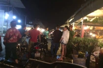 Thiếu niên bị đâm gục tại chợ hoa Quảng An