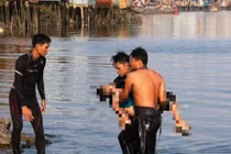 Lật thuyền chở 13 người trên hồ Trị An