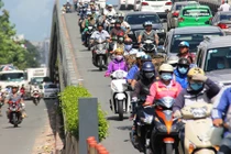 Rùng mình cầu vượt thép ở TPHCM đe doạ tính mạng người dân