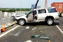 Cả gia đình 5 người gặp nạn trên cao tốc hiện đại nhất VN