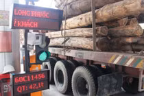 Tài xế xe quá tải bị buộc quay đầu trên cao tốc HLD