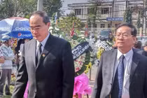 Nhiều cán bộ cấp cao đến viếng ông Nguyễn Bá Thanh