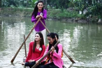 Thí sinh Hoa khôi ĐBSCL dịu dàng trong tà áo bà ba