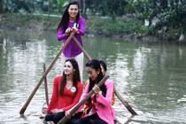 Thí sinh Hoa khôi ĐBSCL dịu dàng trong tà áo bà ba