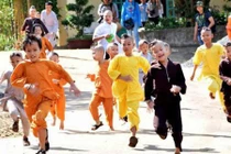 Hàng loạt bé trai mất tích cùng gã đàn ông bí ẩn