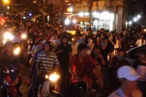 Chân dài hẹn đánh nhau ở phố Nguyễn Huệ vì bị chê xấu