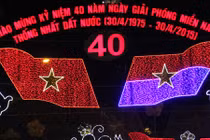 Ngắm TP HCM lộng lẫy cờ hoa mừng 40 năm giải phóng