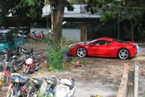 Siêu xe Ferrari 458 ''nát đầu'' tại TP HCM của thiếu gia Phan Thành?