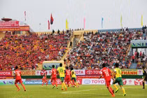 Tưng bừng khai mạc V-league 2015 ở Bình Dương