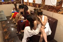 Đột kích karaoke Sài Gòn: Phát hiện gần 100 dân chơi dương tính ma tuý