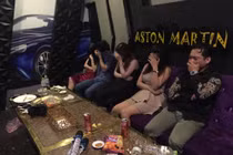 Hàng chục dân chơi thác loạn ma túy trong quán karaoke