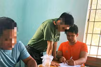 Đăng tin giả về Covid-19, nam thanh niên 'đang ở bên Mỹ' bị phạt 12,5 triệu đồng.