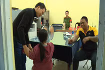 Giám đốc Công an tỉnh đưa con gái đến gặp Hưng theo nguyện vọng của đối tượng.