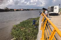 Công an tại hiện trường. Ảnh: H.N