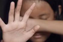 Khởi tố bảo vệ dâm ô thiếu nữ 15 tuổi ở quán cà phê rồi quay lại clip ở Sài Gòn=