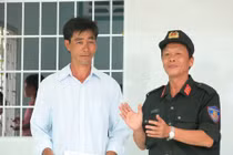 Bộ Công an điều động đại tá Huỳnh Kim Thanh Trung đoàn trưởng Trung đoàn Cảnh sát Cơ động đến nhận công tác và giữ chức vụ Trường phòng Cảnh sát đường thuỷ.