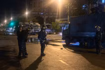 Công an xuyên đêm khám xét trụ sở Công ty Alibaba.