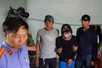 Người chồng để lại nhiều lá thư hé lộ nguyên nhân vụ án.