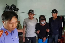 Người chồng để lại nhiều lá thư hé lộ nguyên nhân vụ án.