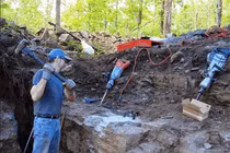 Liều mình mua đất hoang, ai ngờ vớ bẫm kho báu siêu khủng 