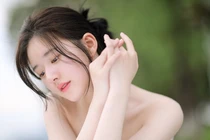 Mỹ nhân là đối thủ của Địch Lệ Nhiệt Ba