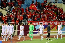 Thua đội tuyển Việt Nam, Trung Quốc loại hàng loạt trụ cột