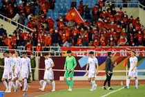 Thua đội tuyển Việt Nam, Trung Quốc loại hàng loạt trụ cột