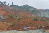 Khẩn trương khắc phục sạt lở khu vực thi công hố móng Nhà máy thủy điện Hòa Bình mở rộng