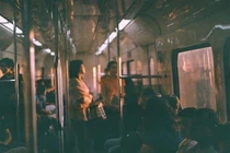 27 tuổi cô gái nghĩ đến tự tử vì bị gia đình hối thúc lấy chồng 