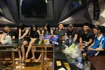 26 người bay lắc trong quán karaoke