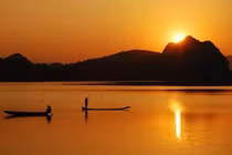 Ngỡ ngàng khung cảnh tượng Phật từ thiên nhiên huyền diệu 