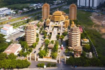 Loạt tháp chùa đạt kỷ lục ở Việt Nam