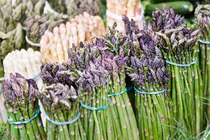 Măng tây đang vào mùa, chị em tới tấp tìm mua 