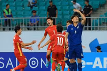 Phan Tuấn Tài bên ngoài sân cỏ