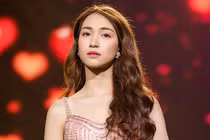 Hòa Minzy đau lòng nói lời tiễn biệt người bà vừa qua đời vì COVID-19